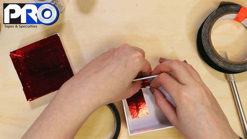 Line the inside of your jewelry box with Pro® Sheen in Red