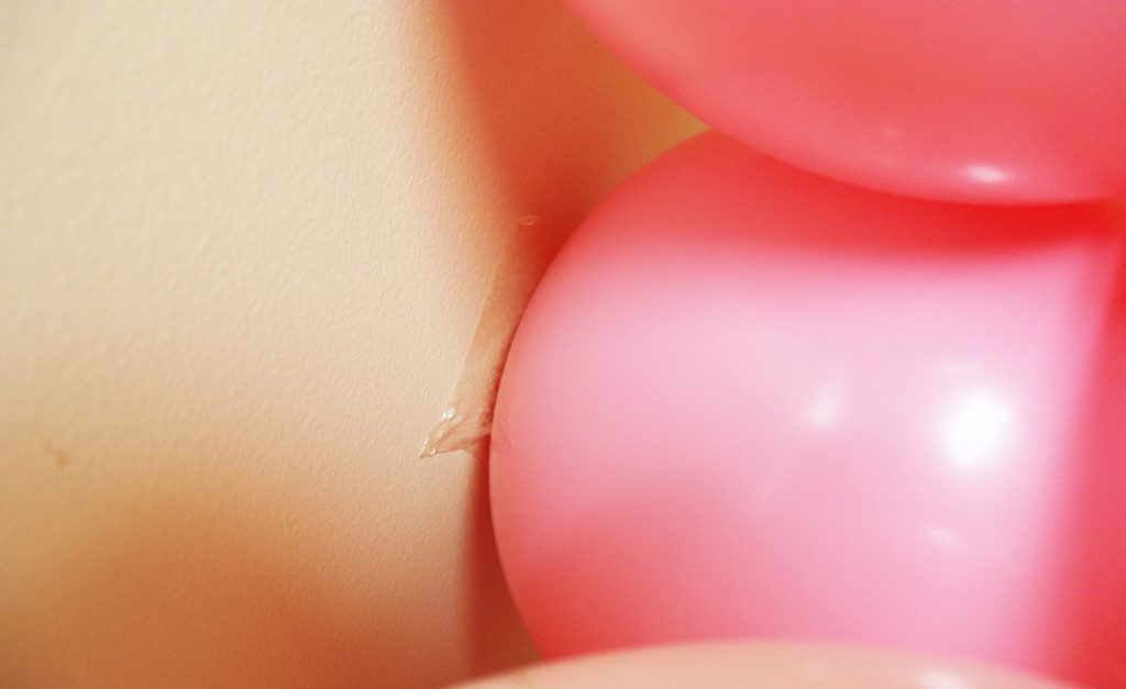 You can see how this UGlu® Power Patch holds the balloon to the wall securely